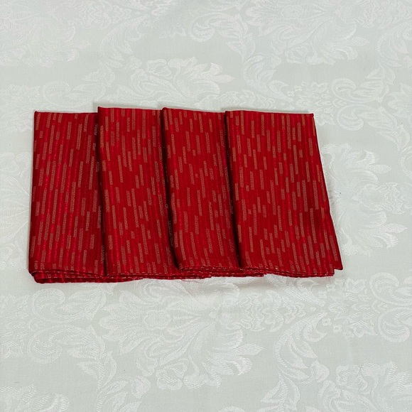 Red and Gold Napkins. Lot of 4. Like New. These are so festive. - Picture 5 of 6